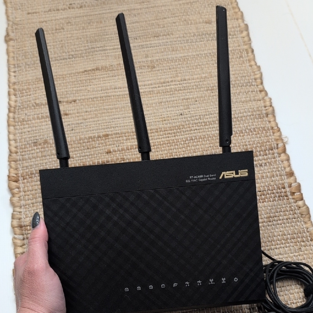 ASUS Black Wireless Router - Picture 3 of 7